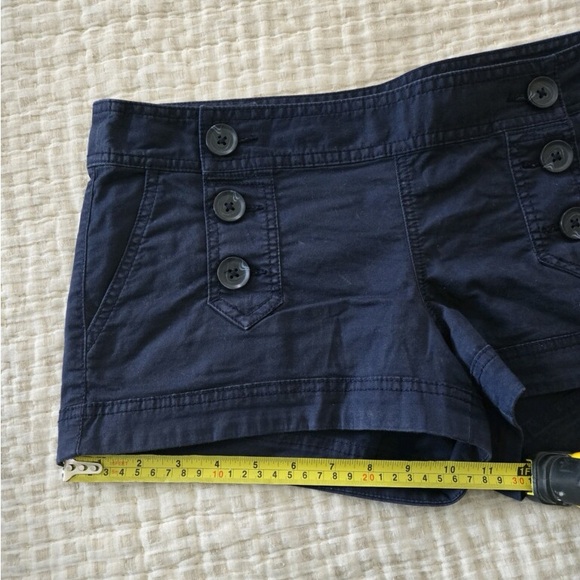 Express Shorts - Picture 8 of 8